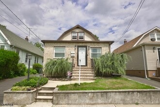 Building Photo - 77 Birch St