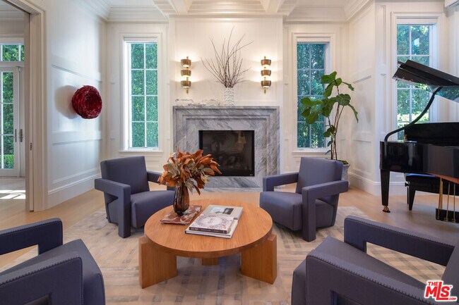 Foto del edificio - 1580 Sorrento Dr