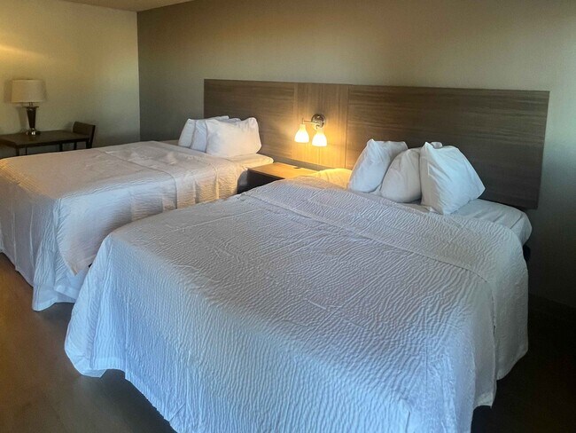 Building Photo - Furnished Studio-Sterling