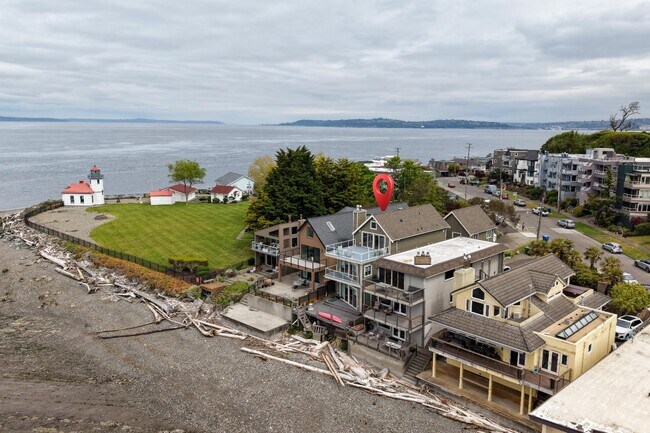 Building Photo - 3221 Alki Ave SW