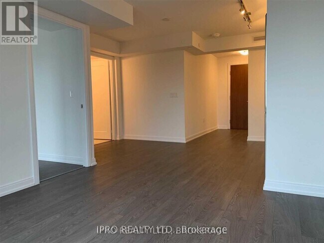 Building Photo - 275-275 Village Green Square