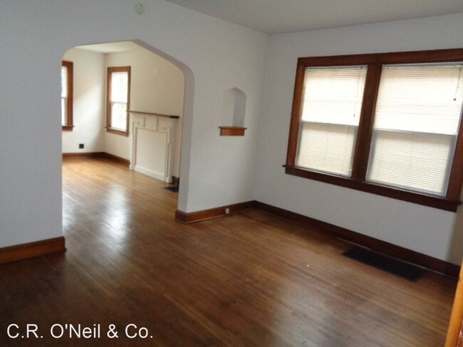 Building Photo - 3168 Indianola Ave