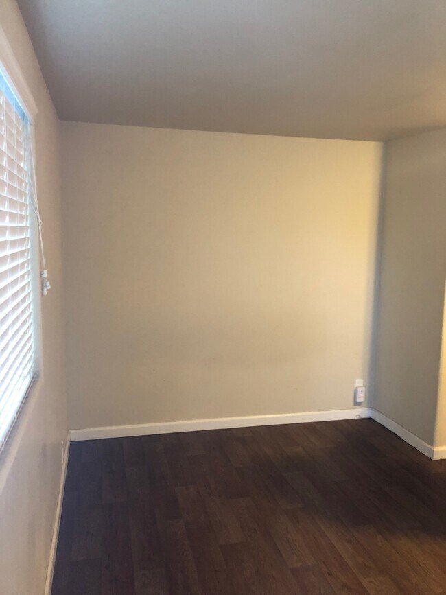 Foto del edificio - 1115 S Escondido Blvd