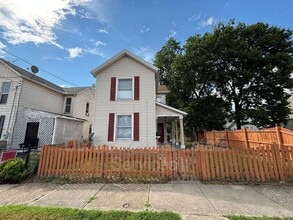 Building Photo - 508 Lincoln St