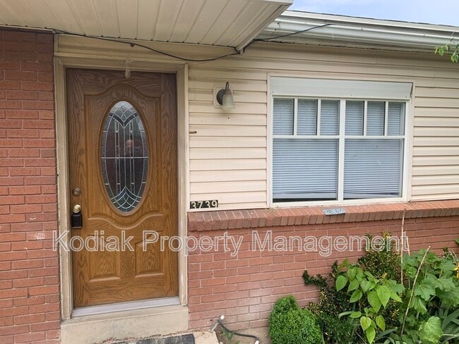 Building Photo - 3739 3325 W