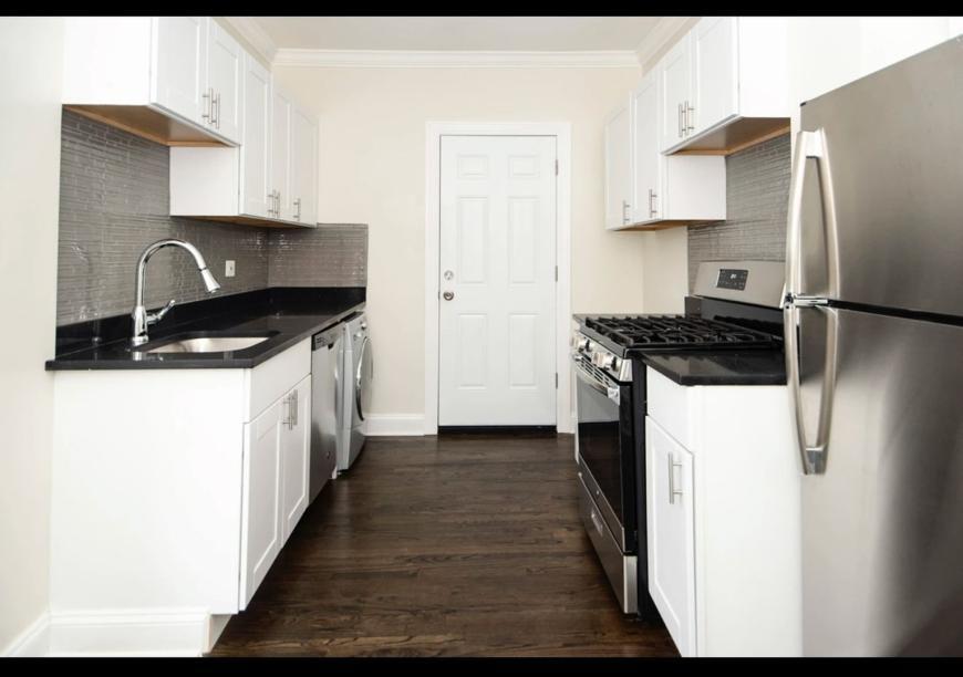 Foto principal - 0 bedroom in Chicago IL 60613