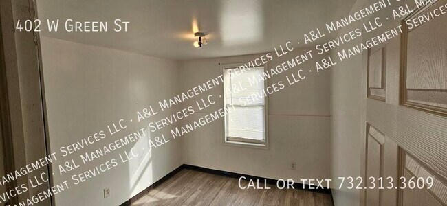 Foto del edificio - 402 W Green St