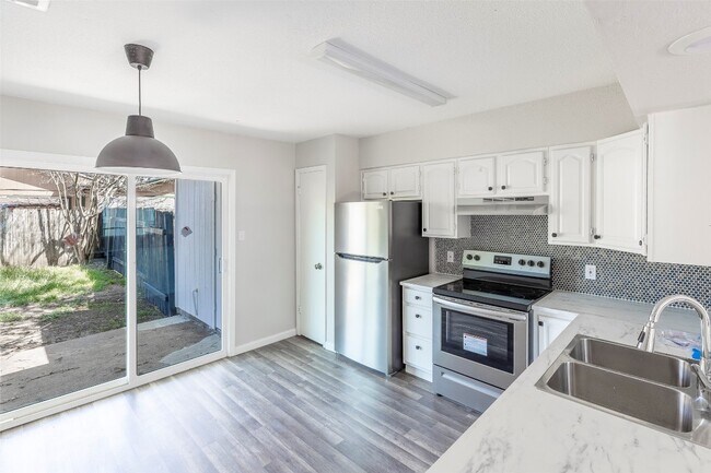 Foto del edificio - 10309 Burmaster Ln