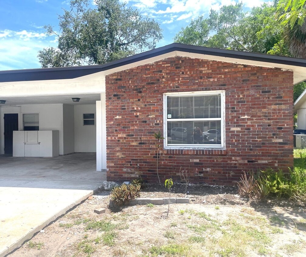 Primary Photo - 2216 Flamingo Blvd