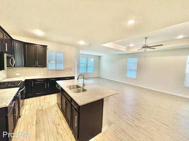 Foto del edificio - 4 br, 2 bath House - 2409 Rooster Ln