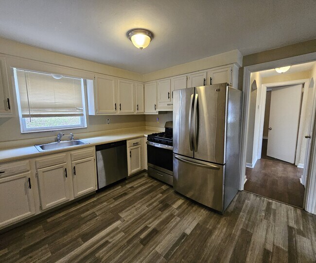 Photo - 855 Hamil Rd House