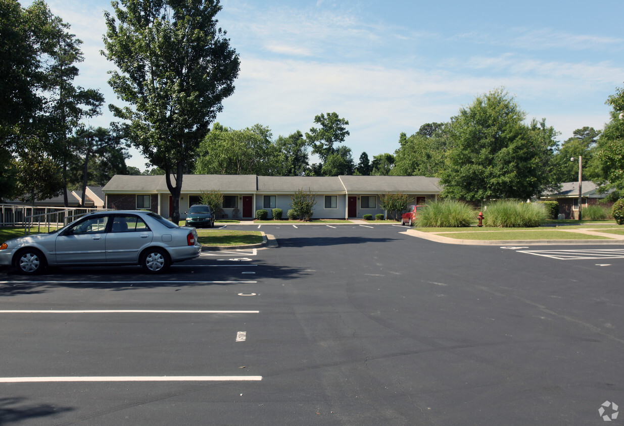 Building Photo - Fiddler’s Creek Apartments