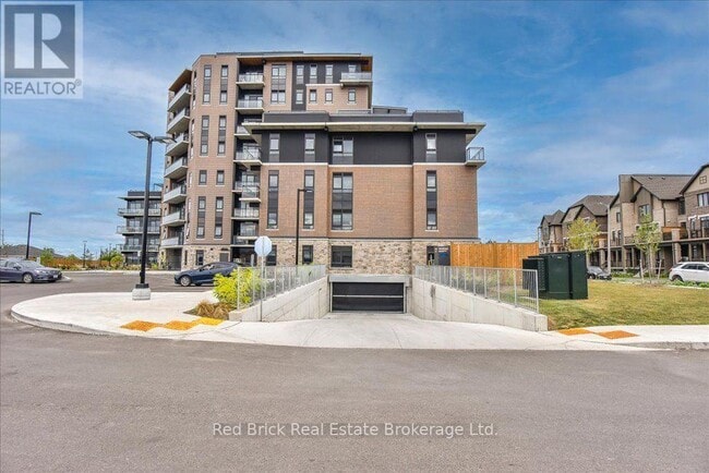 Building Photo - 332 Gosling Gardens