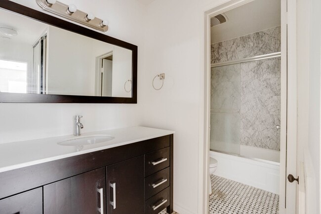 Interior Photo - Larrabee Square Apartments
