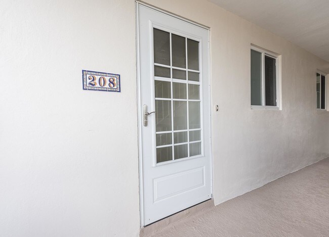 Foto del edificio - 2501 S Ocean Blvd