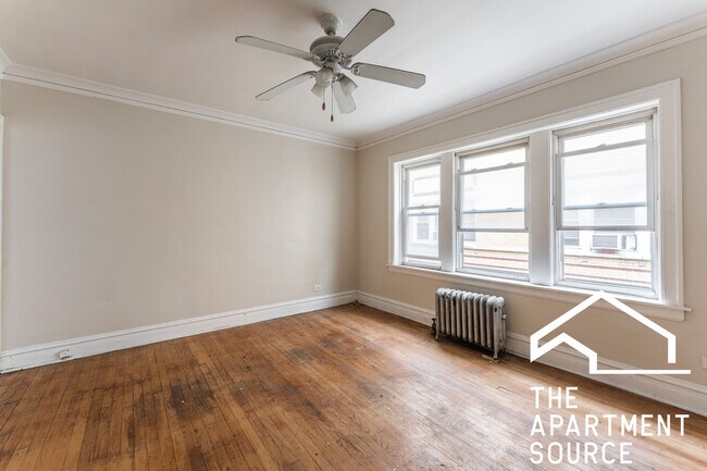 Building Photo - 4413 N Kenneth Ave