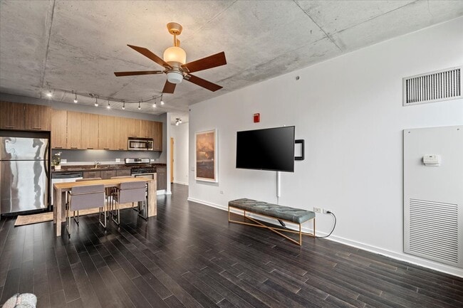 Foto del edificio - 659 W Randolph St