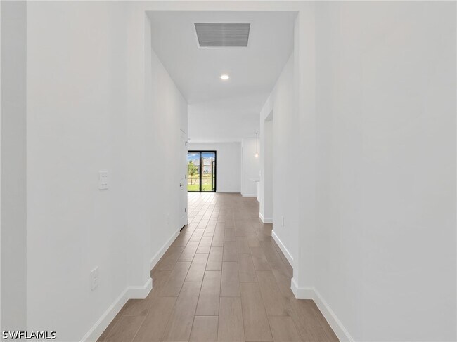 Foto del edificio - 19228 Gentry Pl