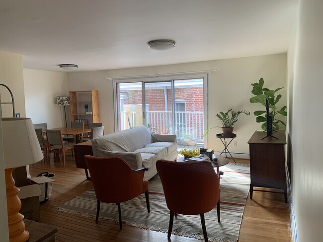 Foto del edificio - 2100 Grove Ave