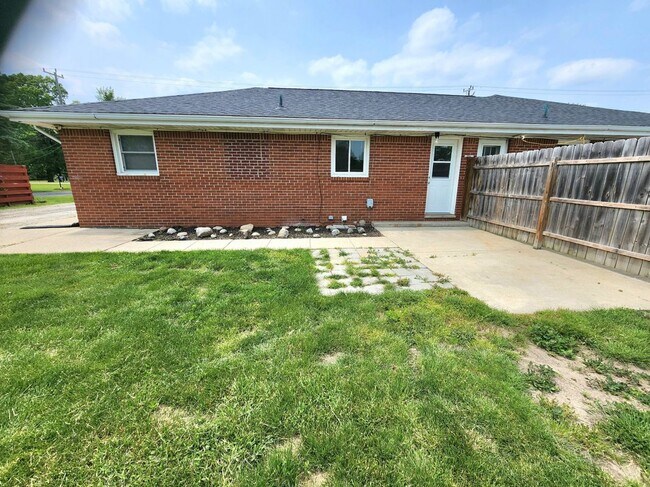Foto del edificio - 10143 Carpenter Rd