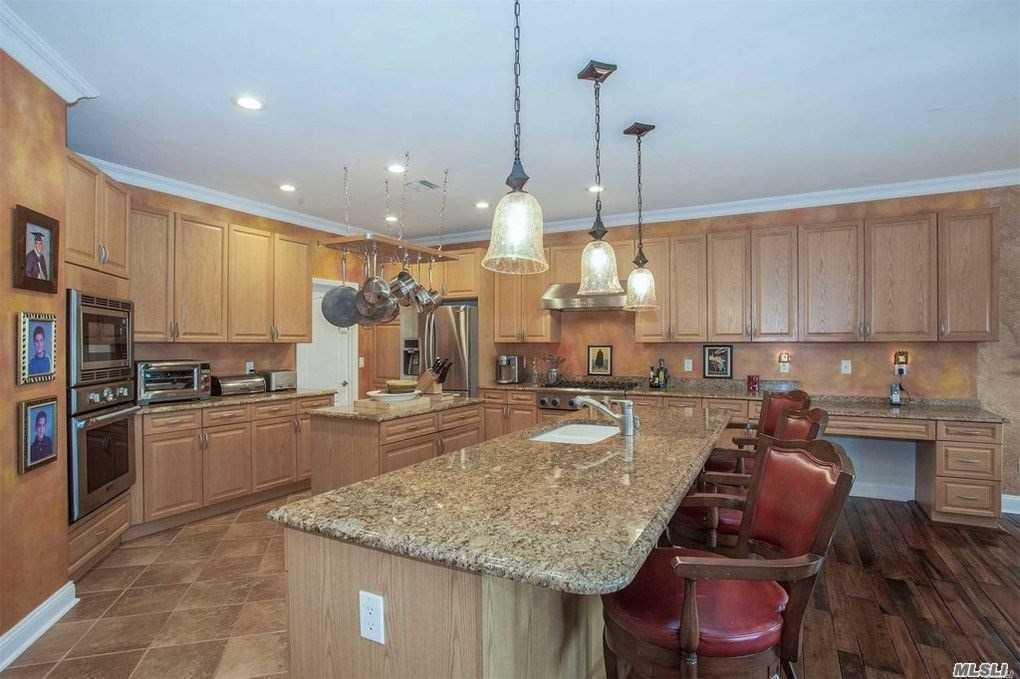 Primary Photo - 49 Hamlet Dr