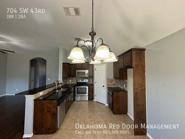 Building Photo - 704 SW 43rd St