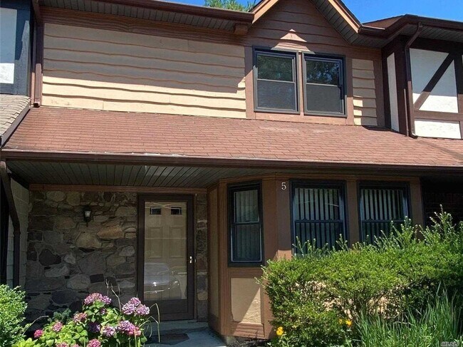 Building Photo - 5 Cold Harbour Ln