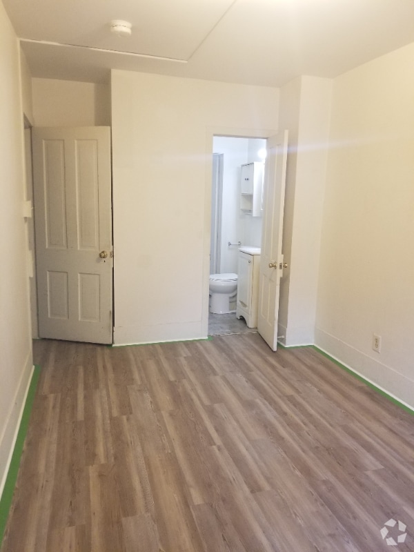 Building Photo - 50 Hallet St