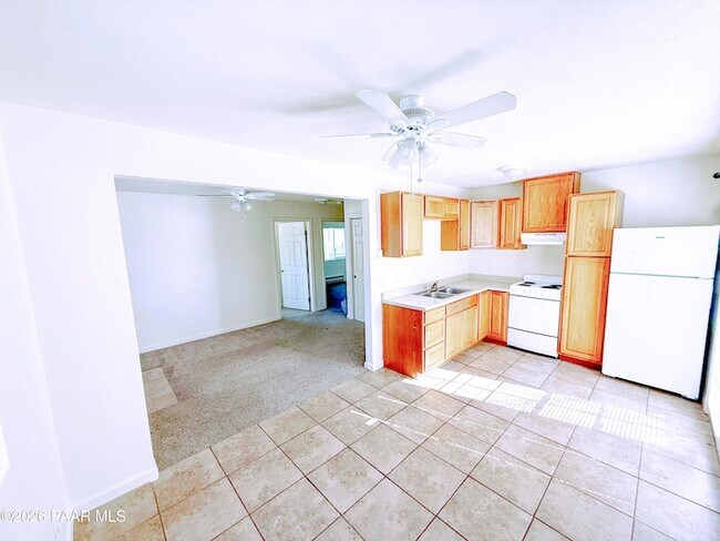 Foto del edificio - 114 N Willow St