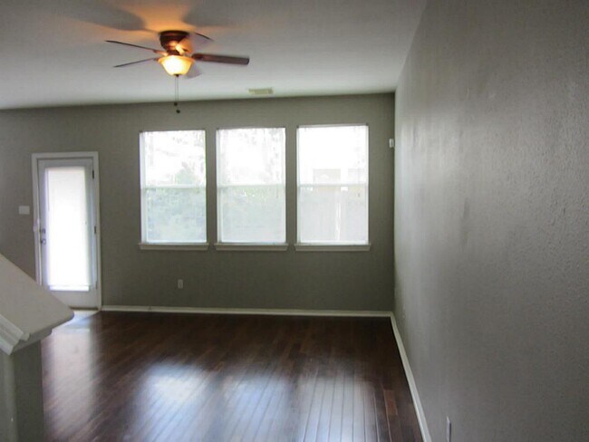 Foto del edificio - 16523 Beckland Ln