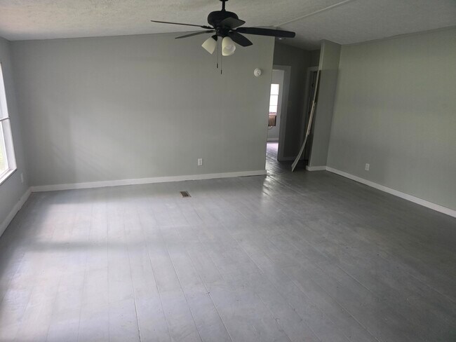 Foto del edificio - 4533 Grand Oaks Dr