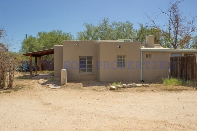 Foto del edificio - Cute Centrally Located Adobe Style Home!