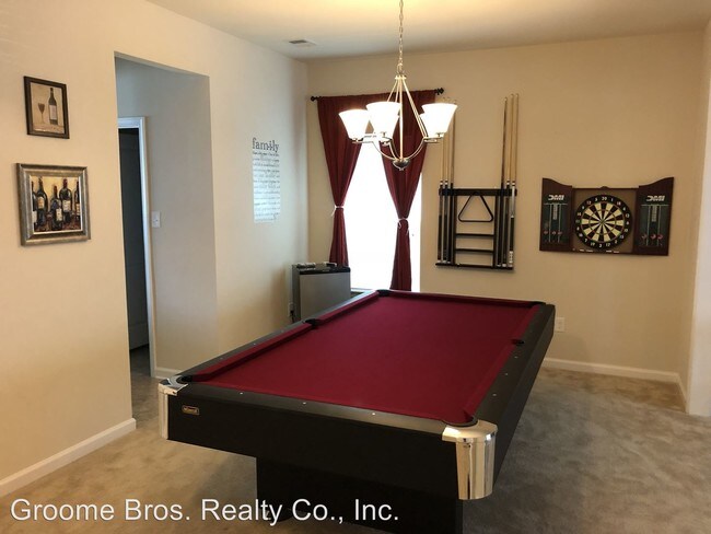 Building Photo - 4 br, 2.5 bath House - 9021 Annex Ln
