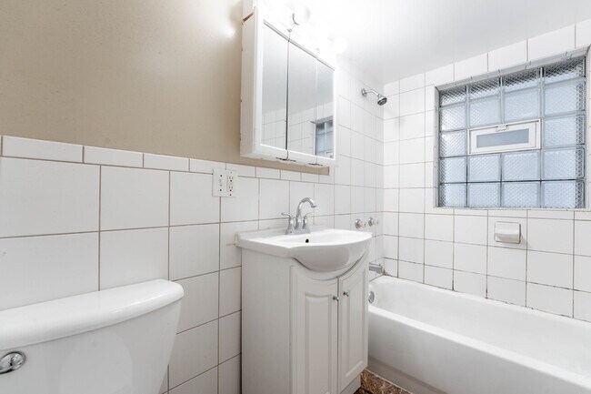 Foto del edificio - 3574 W Wabansia Ave