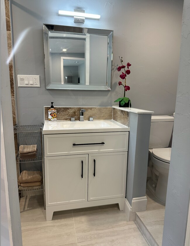 Foto del edificio - 493 Castle Dr