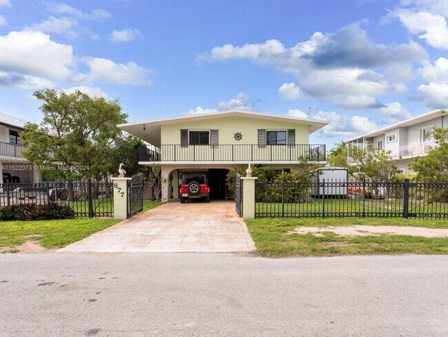 Building Photo - 877 Ellen Dr