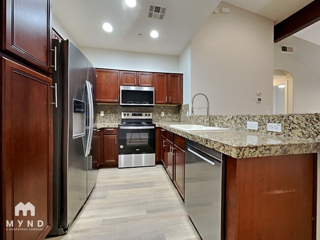 Foto del edificio - 1351 N Pleasant Dr