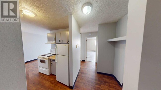 Photo du bâtiment - 9515-100 100 Ave.