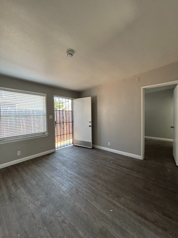 Foto del edificio - 611 N Olive St