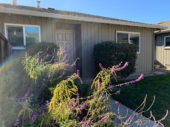 Building Photo - 1319 Essex Way