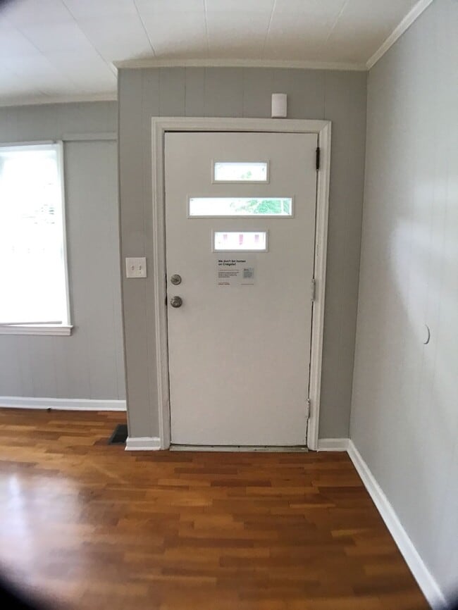 Building Photo - 105 Cypress Dr