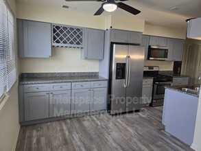 Building Photo - 9937 S Cicero Ave