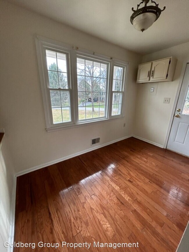 Building Photo - 5 br, 3 bath House - 2 Garrett Court