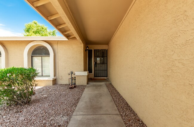 Foto del edificio - 2215 N Los Altos Dr