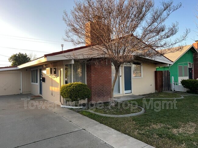 Foto del edificio - 832 Inglewood Dr