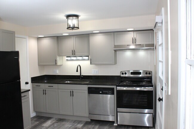 Foto del edificio - 32 Medimount Dr