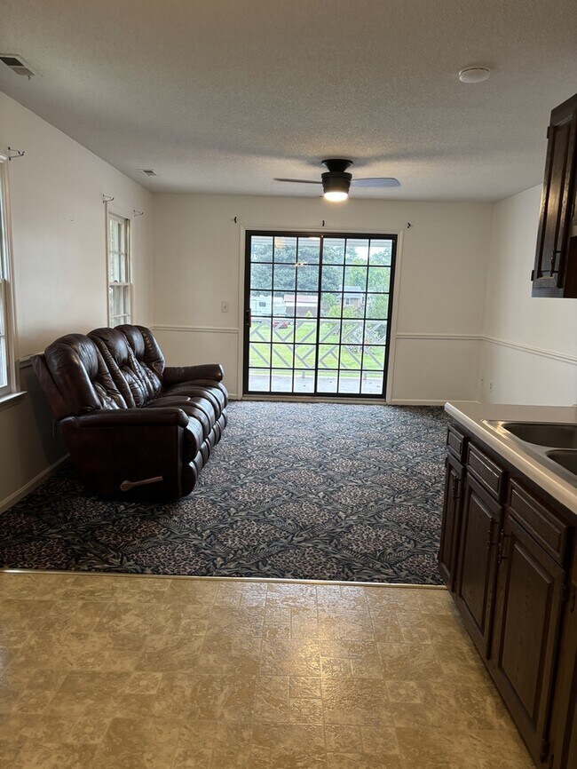 Foto del edificio - 408 W Harnett St