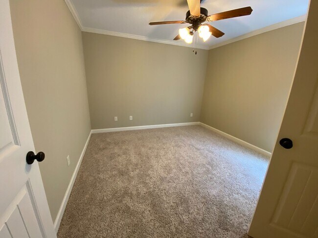 Foto del edificio - 4212 Shadow Garden Dr