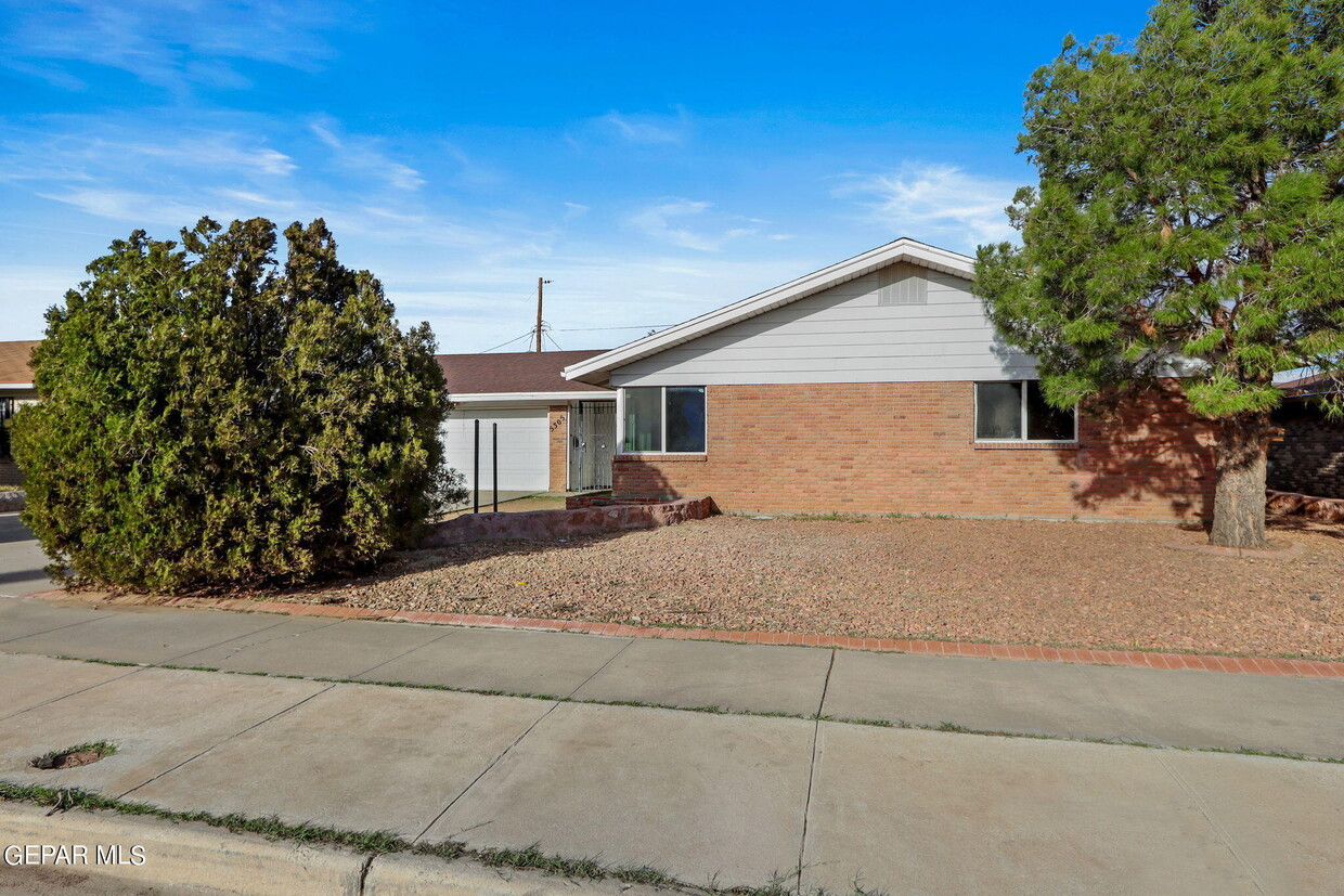 Primary Photo - 5305 Marcillus Ave
