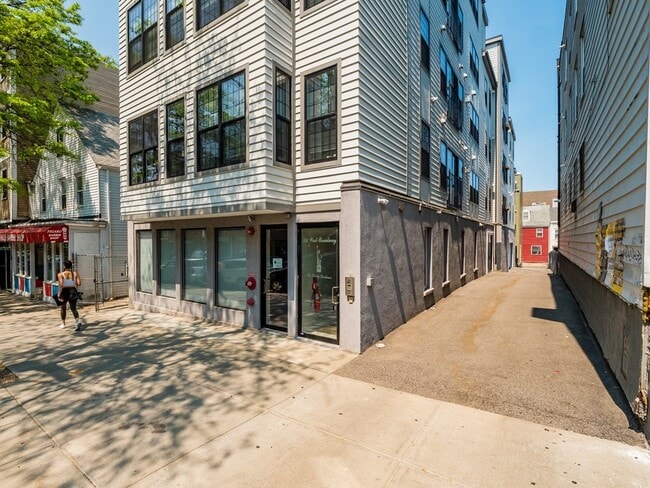 Building Photo - 350 W Broadway